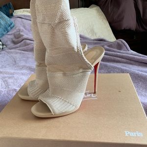 Christian Louboutin Cheminene Beige size 36